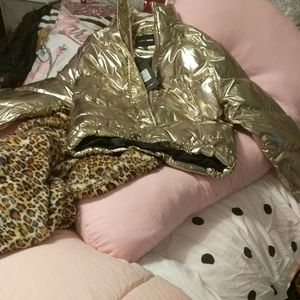Super cute gold/metallic puffer jacket! NWT